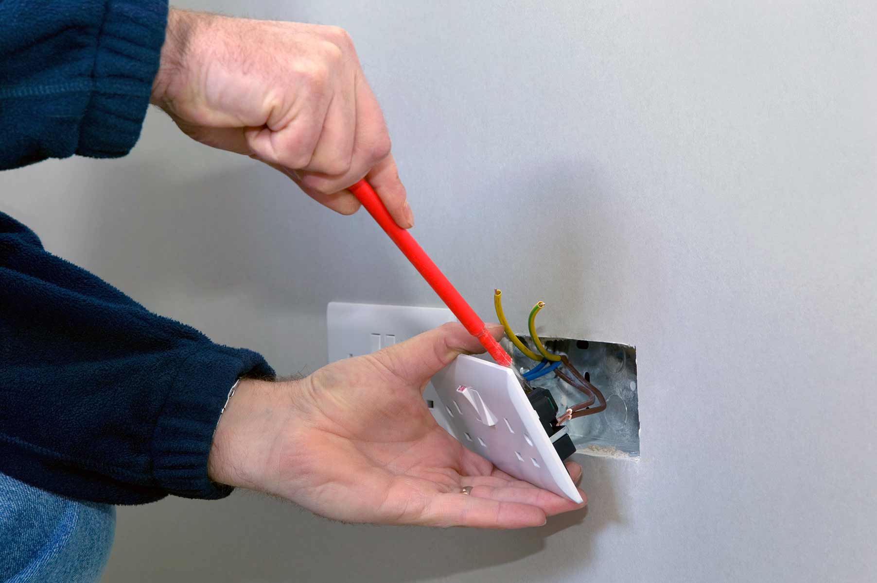 Our electricians can install plug sockets for domestic and commercial proeprties in Billericay and the local area. 